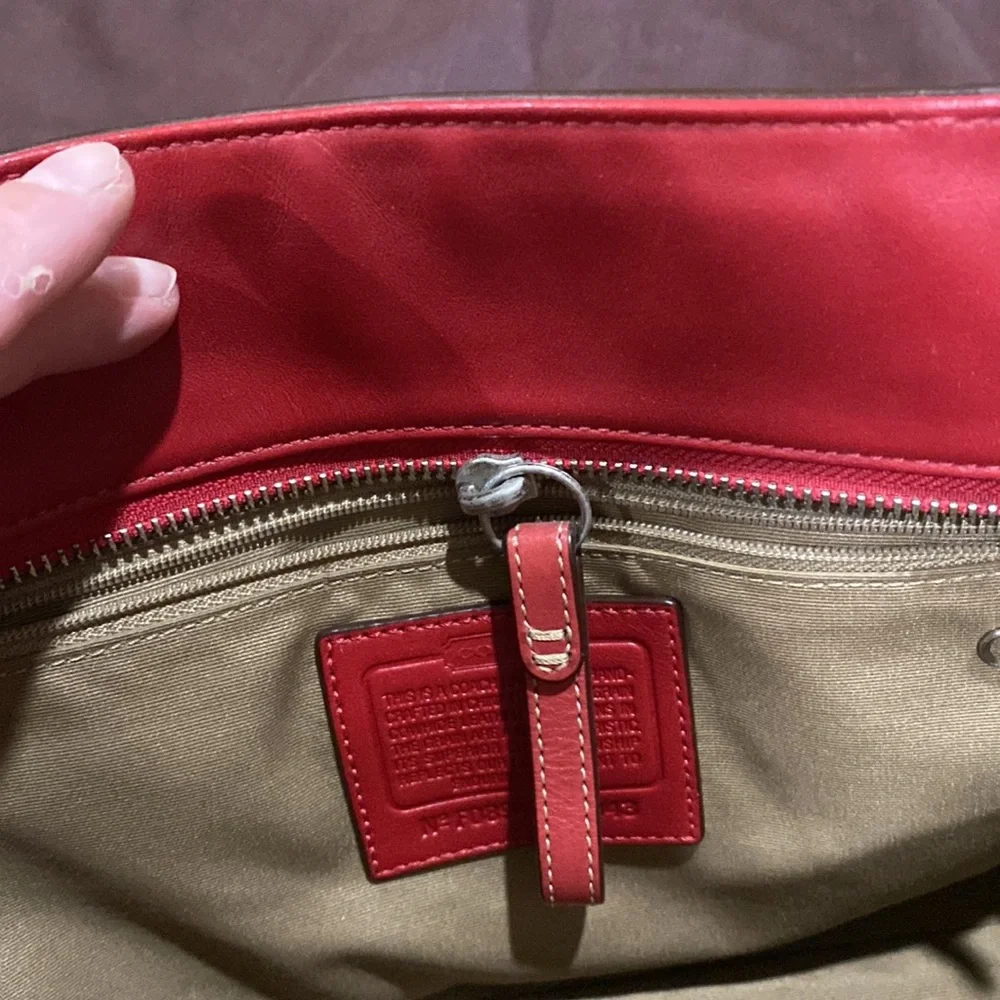 Beautiful red Coach handbag - Picture 5 of 7